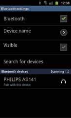 1 A Bluetooth forrás kiválasztásához nyomja meg a Bluetooth gombot. A Bluetooth gomb villog. 2 Kapcsolja be készüléke a Bluetooth funkcióját.