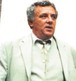 1 CONSECVENŢA GRUPULUI DE CONSILIERI În urma alegerilor locale din anul 2004, grupul consilierilor socialde mocraţi era format din dois pre - zece consilieri judeţeni.