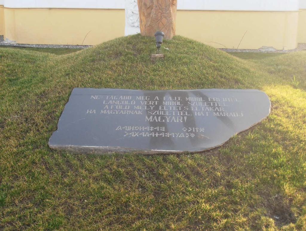 A 2012-es nyelvtörvény gyakorlati alkalmazása 203 17. kép. A Trianon-park emléktáblája.