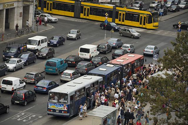 1. BEVEZETÉS Minden egyes emberi élet pénzben felbecsülhetetlen értéknek számít.