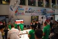 Pozitív tapasztalat, hogy szükség volt rengeteg LEGO alkatrészre a versenyhez, amit a diákok saját készleteikből kölcsönöztek.