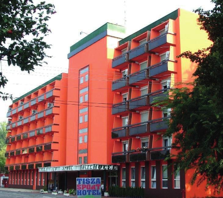 14 SZÁLLODAI ELHELYEZÉS TISZA SPORT HOTEL 6726 Szeged, Szent-Györgyi Albert u. 42. Telefon: (+36)-62/431-429 E-mail: sporthotel@tiszahotel.