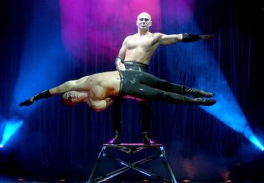 07. OLDAL CIRKUSZ SHOW WWW.DREAMSANSHOW.