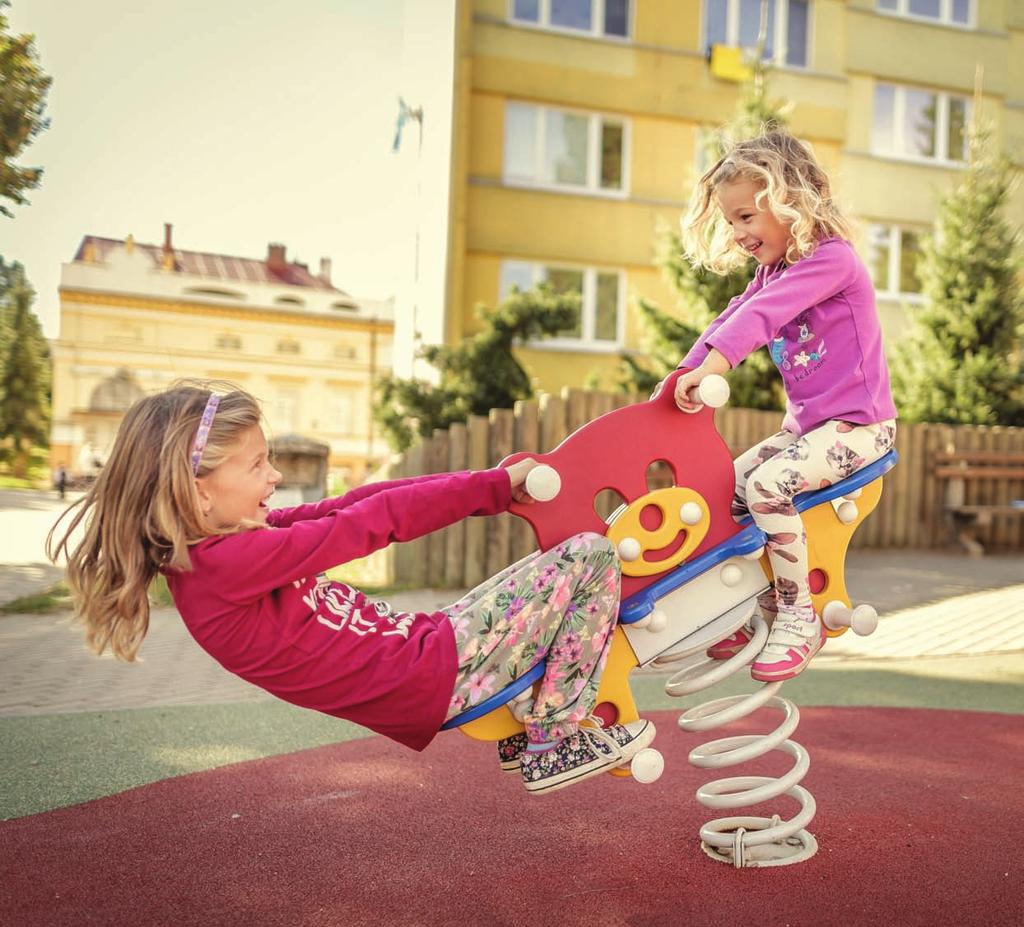 RUGÓS HINTÁK Rugós hintan können im freien Raum auf einem Spielplatz einzeln installiert werden. Rugós hintan sind auch für die kleinsten Kinder geeignet.