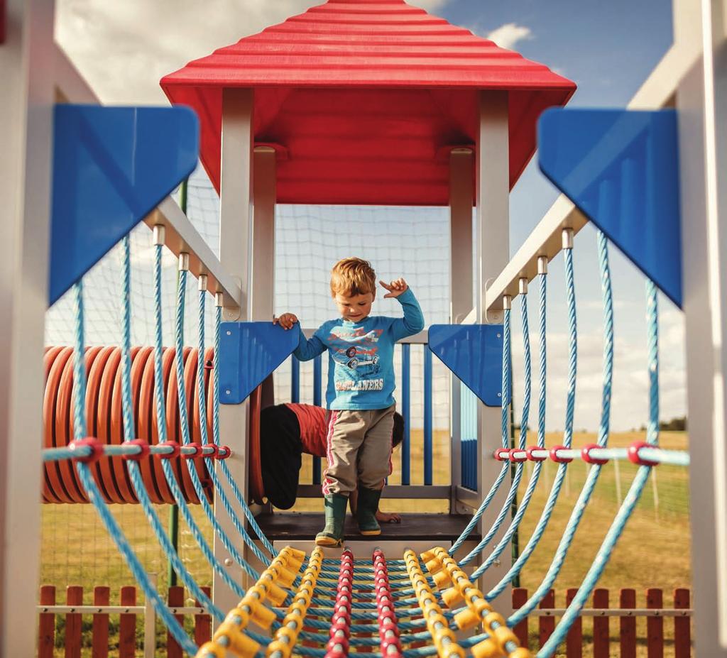 KALANDVÁRAK UNIVERSAL A vár szerkezetek aktív szórakozást kínálnak a gyermekenek és egyben fejlesztik az alapfokú mozgáskészségüket.