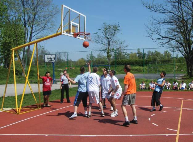 Из једанаест градова у четири спортске дисциплине ( фудбал, стони тенис, кошарка и атлетика) такмичило се више од двесто тридесет такмичара.
