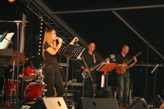 one singer. Their base is Housse in Liège region.