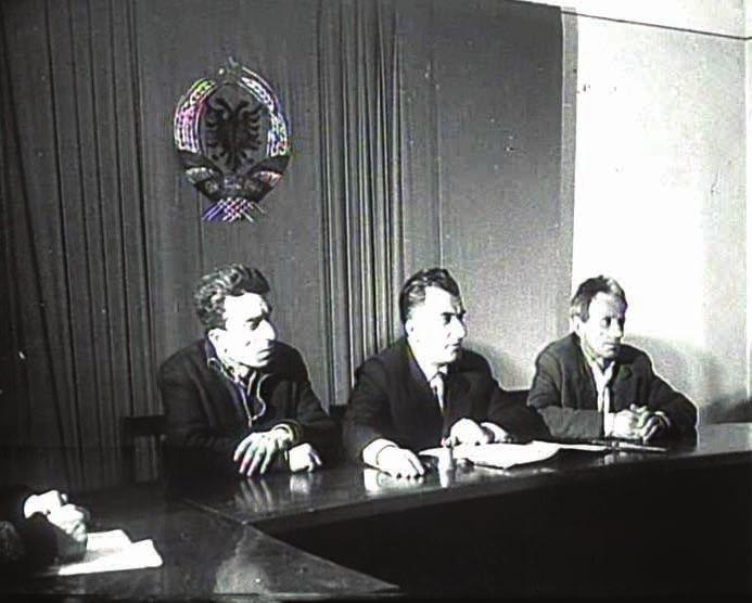 gazeta 55 @ www.gazeta55.al DOSSIER 13 Rexho Plakun. Kjo sepse akoma nuk ishte ngopur regjimi nga dënimet që kishte dhënë në vitet 60.