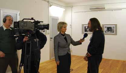 V letu 2009 so se stroški dela zunanjih sodelavcev v TV-produkciji in Službi za oblikovanje programa (več kot 30 honorarnih sodelavcev) tudi zaradi spremembe statusa več študentov v status