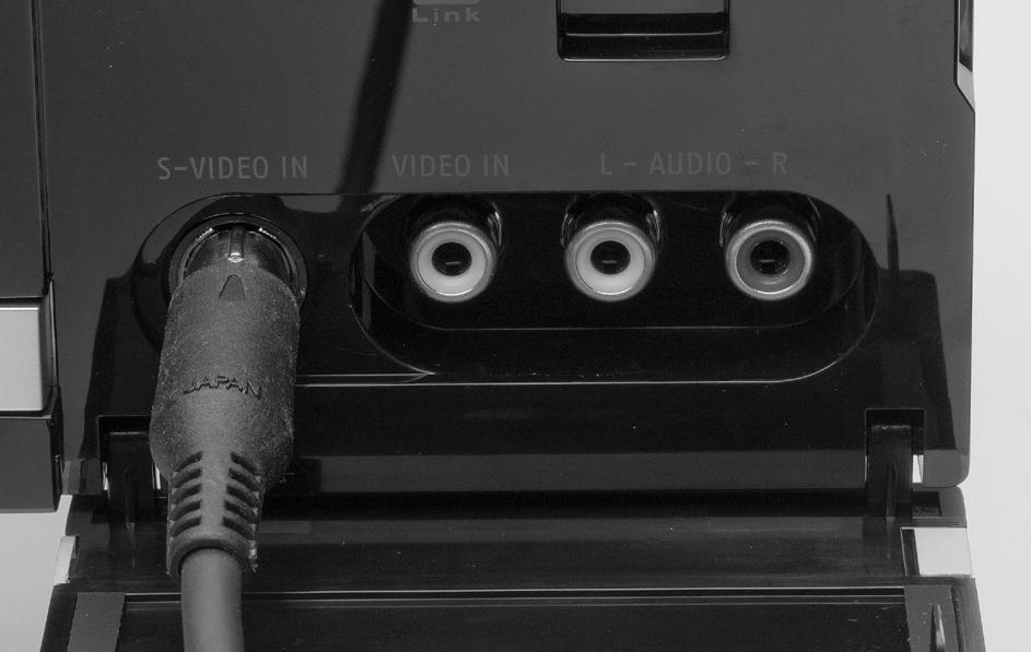 Seuls les signaux DV peuvent être entrés dans la prise DV-Link de ce graveur de DVD. Ne connectez pas un caméscope vidéo au format MV MICRO à la prise DV-Link.