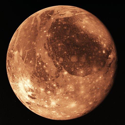 CALLISTO Öreg, kráterezett felszín. Hold, Merkur, de jégből.