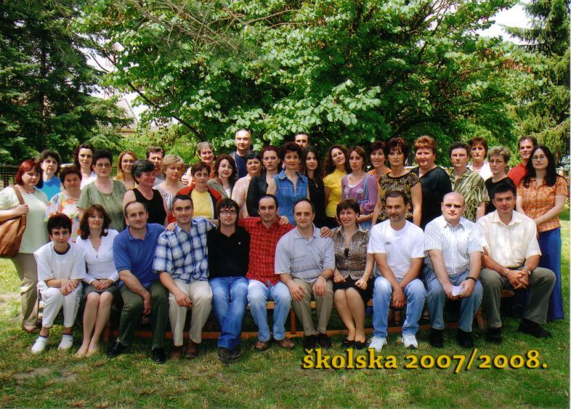 AZ ISKOLA DOLGOZÓINAK NÉVSORA AZ 2008/2009-AS TANÉVBEN Igazgató: Balla Ágnes Szakszolgálat: Končalović Mirjana pedagógus Zečev Krtistina pszichológus Major Istvan könyvelő Šeremešić Ţeljko titkár