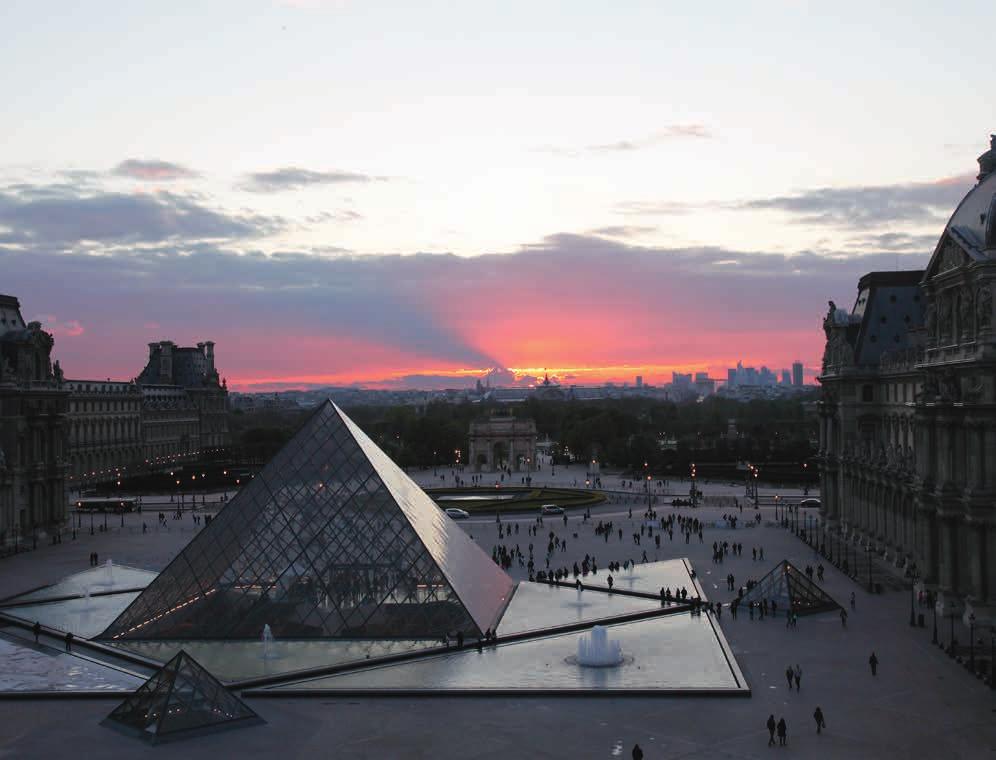 Tények és adatok a Louvre-ról Helyszín:... Párizs, Franciaország Építési időszak:... 1190-től napjainkig Területe:... 60 600 m 2 Építészeti stílus:.
