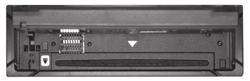 Vgrajeni Bluetooth modul in konektor za mikrofon omogočata uporabo prostoročnega sistema za telefoniranje preko avtomobilskega zvočnega sistema.