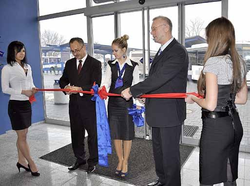 4 / SPRAVODAJSTVO MESTSKÉ NOVINY v 30. DECEMBRA 2010 Slovenská autobusová doprava Lučenec pripravila pre cestujúcich pod stromček dva darčeky.