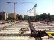 suprafață desfășurată de aproximativ 220.000 mp și o suprafață închiriabilă de 70.
