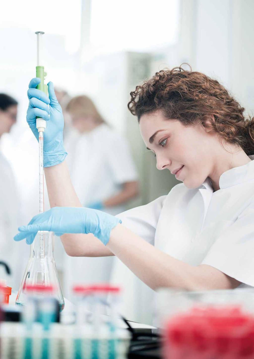 LIFE SCIENCES IN A LOCAL CRO - HUNGARY MIN MAX AVERAGE Clinical Research Associate II (2-3 years experience) 700 000 900 000 800 000 Senior Clinical Research Associate (4+ years) 900 000 1 100 000 1