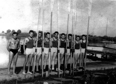 Automatizare). Foarte bun muzician, cânta la toate instrumentele cu excepția viorii și a și compus muzică pentru spectacolele liceului. GERO GYURI, medic radiolog, trăiește în Israel 1949.
