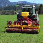Echipamentele de lucru se pot utiliza individual în funcție de cazul de utilizare (de ex. numai tăvălug) sau în combinație cu un alt echipament de lucru. grünlandprofi 06002-1-001.