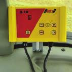 .. 12 V / 25 A Modul de comandă calitativ superior (măsurarea şi reglarea turaţiei, control) Sistem automat de start la material de împrăştiere vibrat compact Reglarea simplă a lățimii de lucru de pe