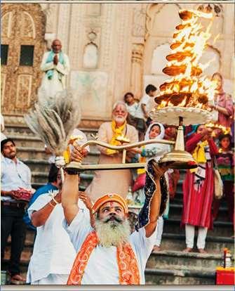 4. nap: Agra, a Taj Mahal és Sikandra A negyedik napon is Vrindavanban szállunk meg, de a napot a közeli Taj Mahal és más csodás látnivalók felfedezésével