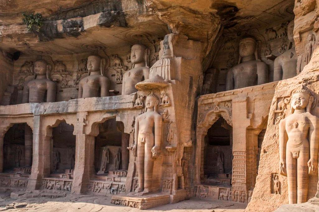 Illetve ilyen a klasszikus indiai zenei hagyomány egy sajátságos gwaliori stílusa is. Késő délután tovább utazunk Orchha felé. 6.