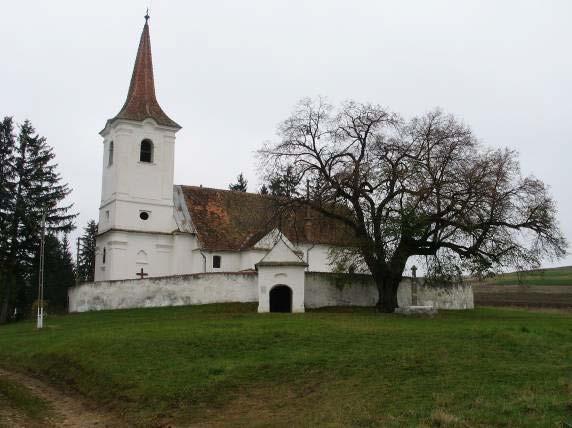 14) Clopotul cel mare datează din 1511 mărturie fiind inscripţia de pe clopot ANNO DOMINI 1511patrum gromate.