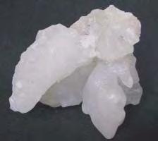 1. Sare gemã - (NaCl). Salina de la Slãnic Prahova; data colectãrii - 21.03.2006. Clorurã de sodiu naturalã. L: 13 cm, LA: 5 cm, H: 5 cm. Miocen.