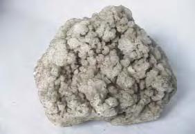 Întocmit: Viorel Ciuntu 13. Halit (sare gemã, sare de bucãtãrie). Ocna Sibiului. Clorurã de sodiu naturalã. 7 x 5,5 x 2 cm; gr=210 g. Badenian.