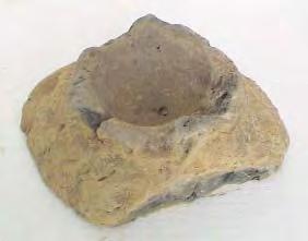 27. Fragment de vas tronconic. Localitate Cacica, jud. Suceava, punct Salina. Lut. H: 2,9 cm; DB: 9,6 x 9,9 cm. Eneolitic, Cultura Cucuteni.
