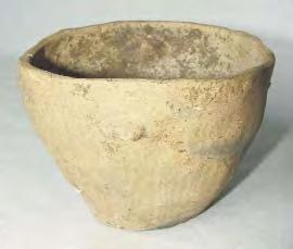35. Fragment de vas. Cucuieþi-Slatina Veche, com. Solonþ, jud. Bacãu. Lut ars. H: 87 mm. Eneolitic, Precucuteni (?) 