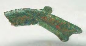 vârful ºi o bunã parte din lamã lipsesc. MNUAI, P. 7701. Întocmit: Horia Ciugudean 84. Secerã. Pãnade, jud. Alba. Bronz.