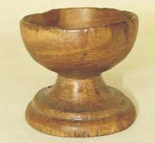 Întocmit: Mihaela Mãnãrãzan 136. Solniþã. Firiza, jud. Maramureº. Lemn. D: 6,5 cm; H: 15,2 cm. Prima jumãtate a secolului XIX.