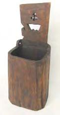 Întocmit: Janeta Ciocan 163. Sãlãriþã. ªieu, jud. Maramureº. Lemn de esenþã moale. LA: 12 cm; H: 23 cm. Secolul al XIX-lea.