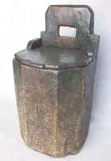 165. Sãlãriþã. Dobric - Þara Lãpuºului. Lemn. L: 18 cm; H: 41 cm. 1850-1870. Utilizatã pentru pãstrarea sãrii. Piesa are formã paralelipipedicã.