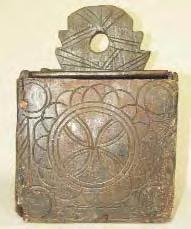Cutia propriu-zisã în care se pãstreazã sarea este confecþionatã dintr-o singurã bucatã de lemn. Capacul ºi fundul sunt adãugate. Pe trei feþe este decoratã prin incizare ºi excizare.