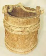 Este folosit la pãstrarea slatinii în bucãtãrie, strâns cu cercuri de nuiele de rãchitã (fâºii). Lemnul este pufos din cauza acþiunii apei sãrate.