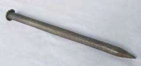 218. Dorn. Achiziþie 1964. Fier. L: 29,4 cm. Sec XIX. Dorn din fier, piesa este rotundã, vârf ascuþit cu patru laturi, capãtul superior rotunjit ºi supradimensionat.