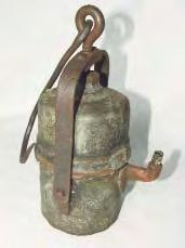 Mina de sare din Coºtiui, jud. Maramureº. Metal. D: 9 cm; H: 23 cm.? sec. al XIX-lea. S-a folosit la iluminatul în minã.