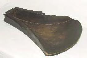 Întocmit: Mihai Dãncuº, Ioana Dãncuº 228. ªaitroc. Achiziþie 1964. Lemn de esenþã moale. L: 60,5cm; LA: 10,5/40,3 cm; H: 9,5 cm. Sec XIX.