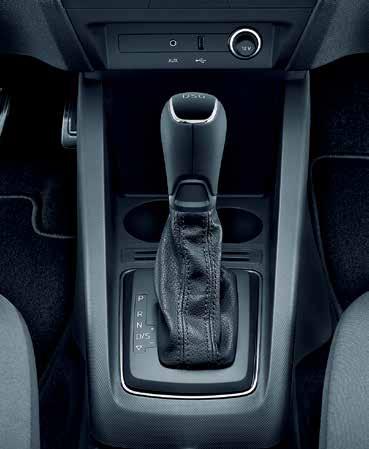 44 LEGYEN MINDIG CSÚCSFORMÁBAN START-STOP RENDSZER A motor automatikus lekapcsolásával a Start- Stop rendszer üzemanyagot