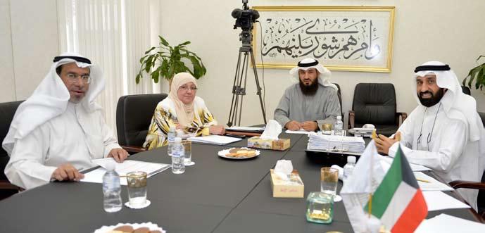 جلنة مقابالت التوظيف أنهت األمانة العامة إجراءات المقابلة الشخصية للمتقدمين للوظائف التي أعلن عن تخصصاتها في وقت سابق وسيعقب هذا اإلجراء