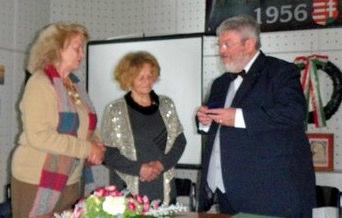 Köszönjük Hampó József trombita és zongora játékát és Kékes Zsuzsa marimba szólóját, amellyel az államtitkárt fogadták.