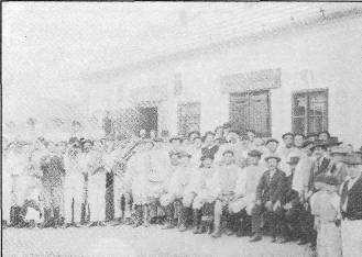 K najstarším patrí Hangya v Kálnici (Včela), založené v roku 1902. O tento prelomový medzník v živote dediny - na podnet ev.