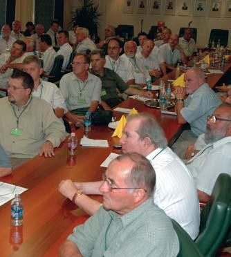 Vizsgálataink gyertyános-kocsánytalan-, illetve cseres-kocsánytalan tölgyesekben zajlanak, mivel jelenleg ezen fõfafajok által uralt erdõk jelentik legnagyobb kiterjedésû, természetszerû