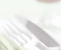 Adăugați ceapa la puiul din - 1 kg zsiradékmentes, csont és bőr nélküli csirkecomb, félbe vágva - frissen őrölt fekete bors - 1 kanál extra szűz olívaolaj, és még egy kevés a megkenni a húst - 8