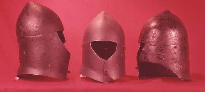 134 166. ábra. Sisakrostélyukat elvesztett grand bascinetek Chalkisról.