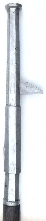 240 314. ábra. Egy tölgyfából készült ágyazatba rögzített rövid csövű kéziágyú (1380-1400 között) (Bernhard Rietsche magángyűjteménye) 414 315. ábra. Fémnyeles kéziágyú (1420-1440 között) (Bernhard Rietsche magángyűjteménye) 416 316.