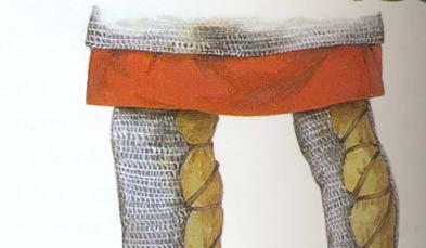 A sodrony lábszárvédő egyik lehetséges rögzítési módja Meg kell említeni, hogy a Bayeux-i Szőnyegen megjelenített előkelők kis része a láb teljes hoszszát fedő sodronynadrágot, illetve a fentiek
