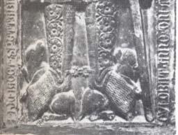 Domenico Maggiore) A jobb oldali faragvány